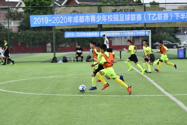 中超-恩加红牌热菲尼奥梅开二度 铁人3-1逆转铜梁龙